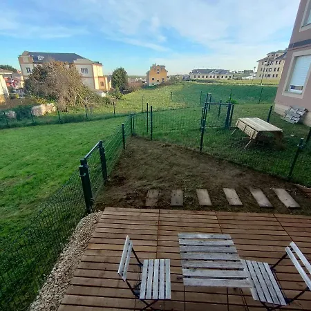 Апартаменты Apartamento Vacacional Para Familias Con Jardin *